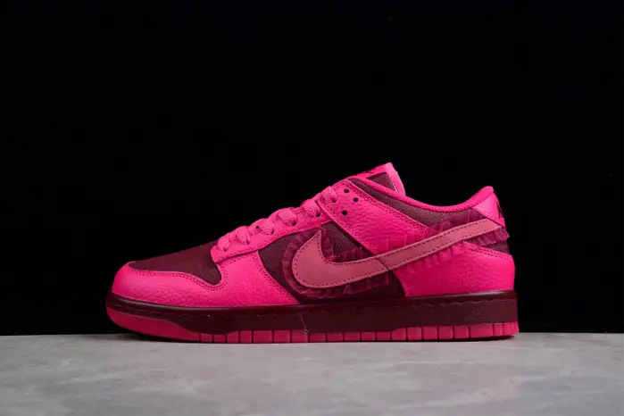 NIKE WMNS DUNK LOW 'VALENTINE'S DAY' 