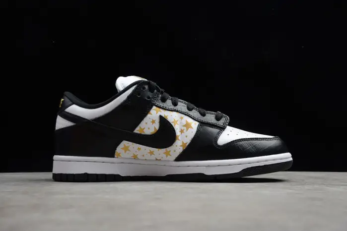S*p*e x nike sb dunk low 