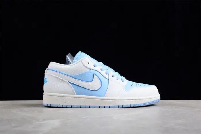 WMNS AIR JORDAN 1 LOW SE 'REVERSE ICE BLUE' 