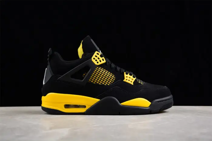 AIR JORDAN 4 RETRO 'THUNDER' 2023 