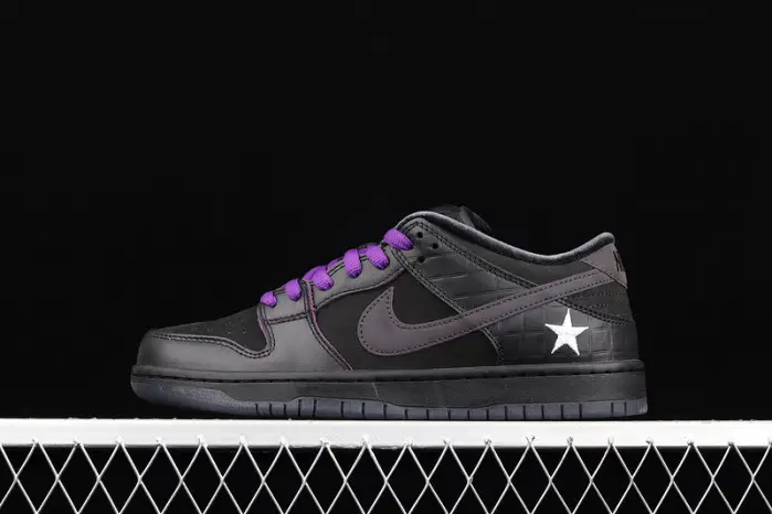 Familia Nike SB Dunk Low First Avenue Prince 
