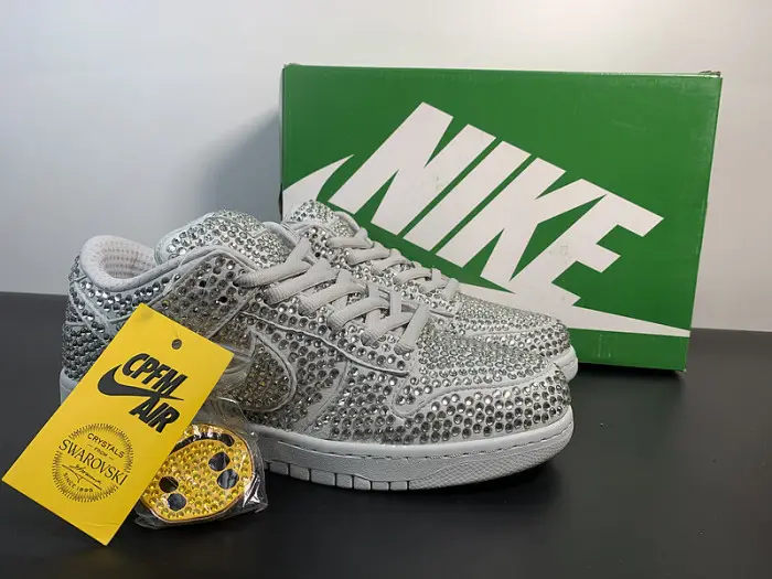 NIKE DUNK LOW CACTUS PLANT FLEA MARKET PURE PLATINUM 