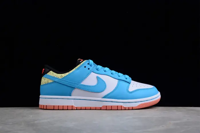 NIKEx Kyrie Living Dunk Low 