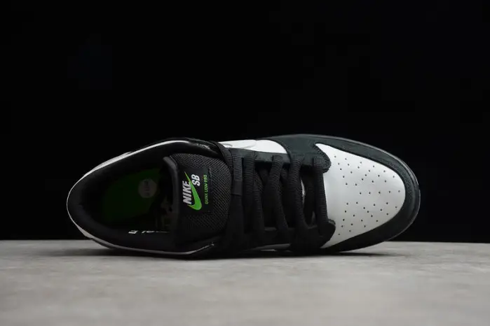 Nike SB Dunk Low Staple Panda Pigeon 