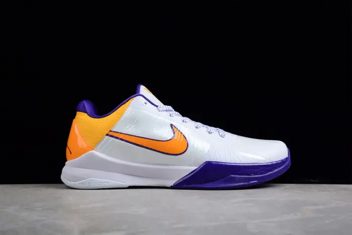 Zoom Kobe V Protro 