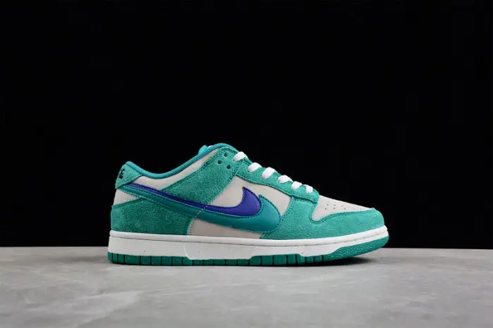 Nike Dunk Low SE 