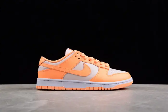 Nike Dunk Low WMNS 