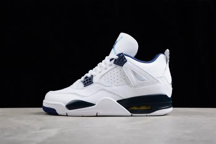 Jordan 4 Retro Columbia (2015) 