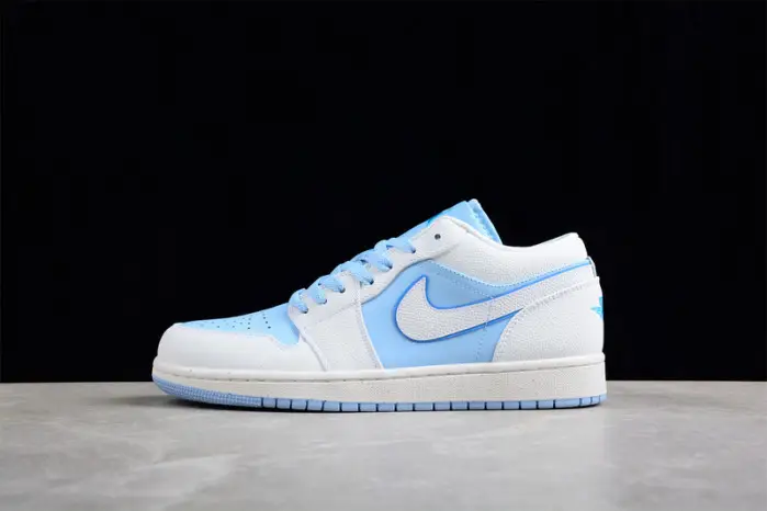 WMNS AIR JORDAN 1 LOW SE 'REVERSE ICE BLUE' 