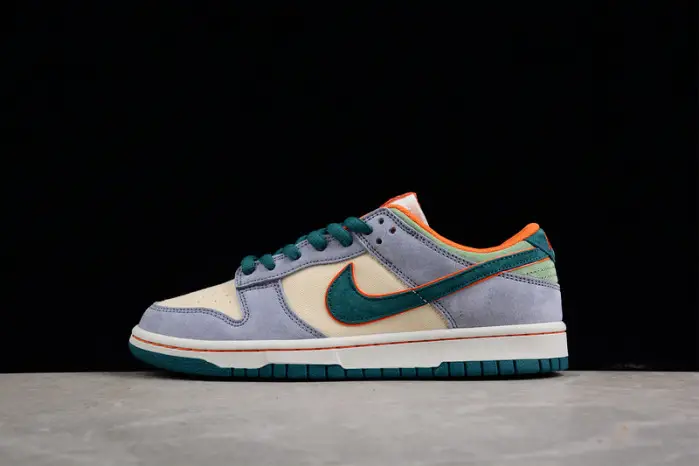 NIKE Katsuhiro x Nk SB Dunk Low "Steamboy OST" 