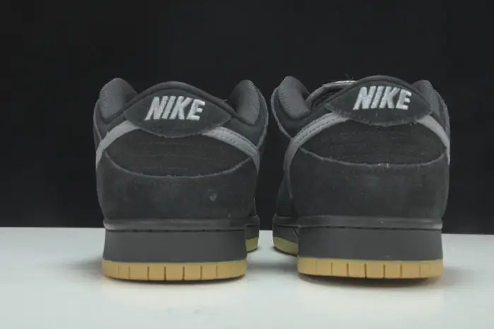 NIKE SB DUNK LOW 