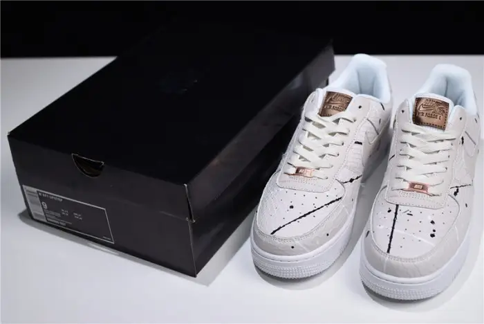 nike air force 1 low lx "phanT0m snakeskin" 
