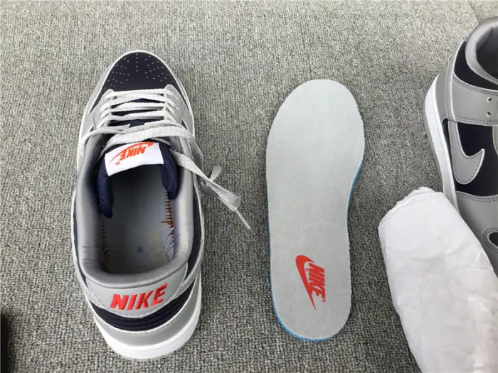 NIKE SB DUNK LOW GREY DARK BLUE 