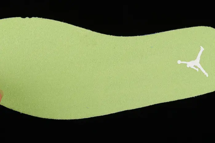 AIR JORDAN 1 LOW "VIVID GREEN SNAKESKIN' 