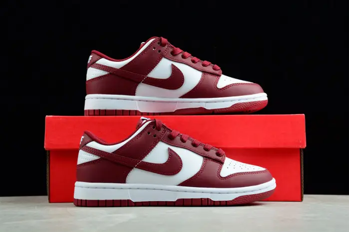 NIKE DUNK LOW TEAM RED 