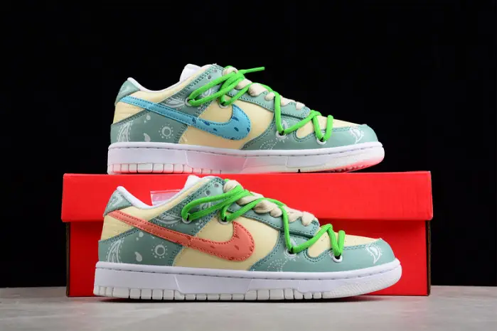 NIKE DUNK LOW TROPICAL TWIST 