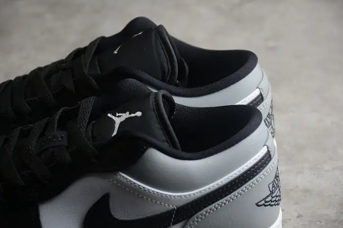 Air Jordan 1 Low Shadow Toe 