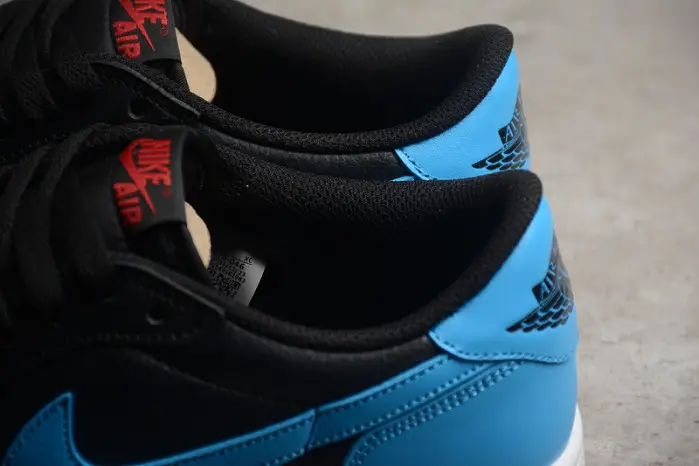 Air Jordan 1 Low OG UNC to Chicago 