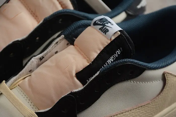 Travis Scott x Air Jordan 1 Low " Reverse Mocha " 