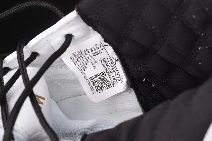Air Jordan 12 Royalty Taxi 