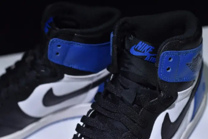 Air Jordan 1 Retro 