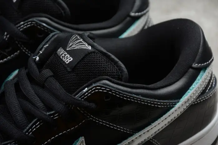 nike sb dunk low Di*m*nd s*pply co black Di*m*nd 