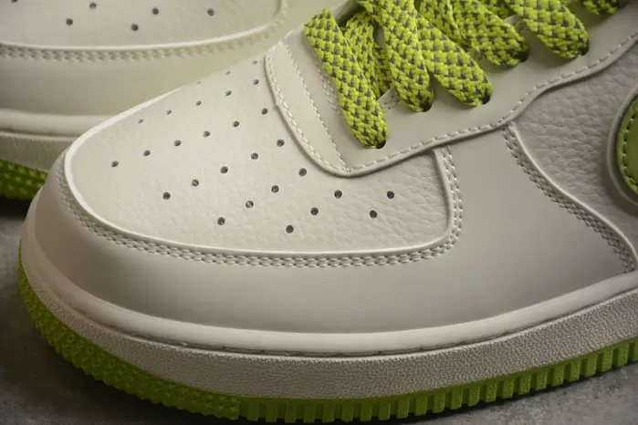 NIKE AIR FORCE SNEAKER 