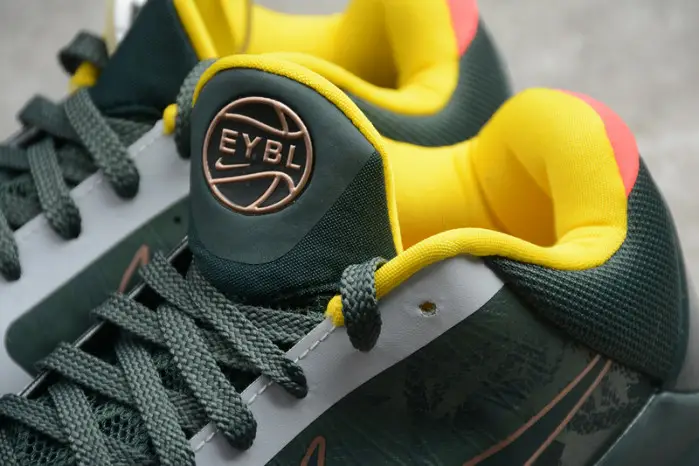 Nike ZOOM KOBE 5 PROTRO 'EYBL' 