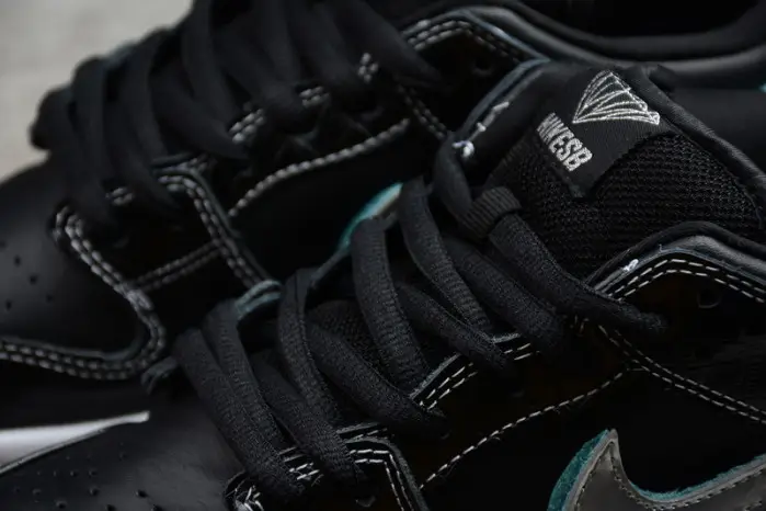 nike sb dunk low Di*m*nd s*pply co black Di*m*nd 