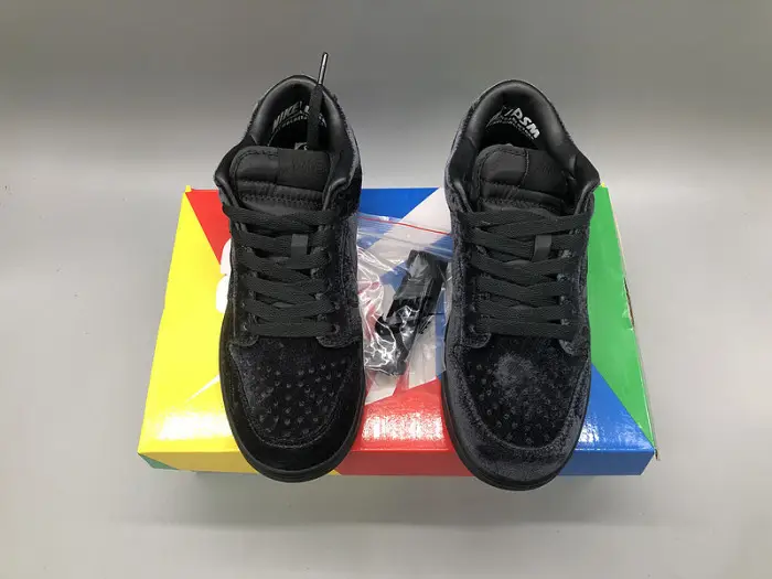 Dover Street Market x Nike Dunk Low Triple Black 