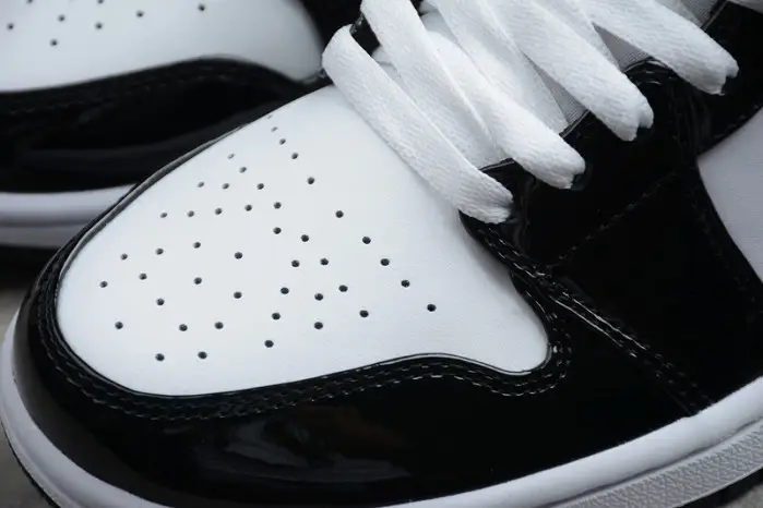AIR JORDAN 1 MID PATENT 'BLACK GOLD' 