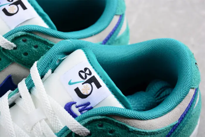 Nike Dunk Low SE 