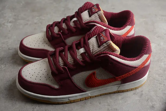 NIKE DUNK LOW X SKATE LIKE GIRL 