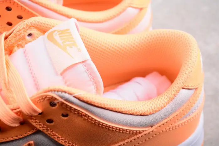 Nike Dunk Low WMNS 
