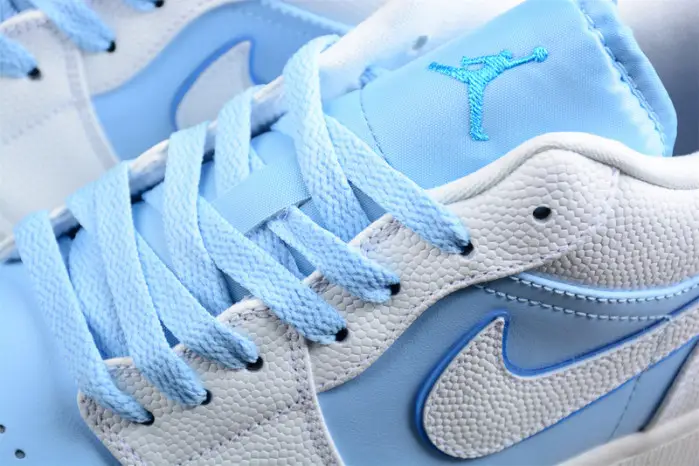 WMNS AIR JORDAN 1 LOW SE 'REVERSE ICE BLUE' 