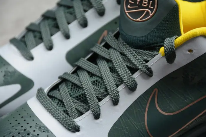 Nike ZOOM KOBE 5 PROTRO 'EYBL' 