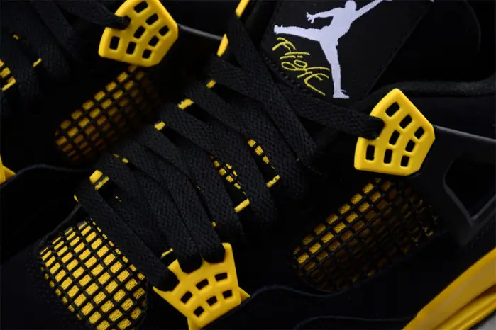 AIR JORDAN 4 RETRO 'THUNDER' 2023 