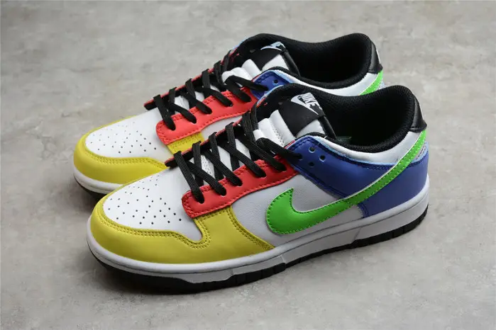 Nike DUNK LOW 'GREEN STRIKE' 