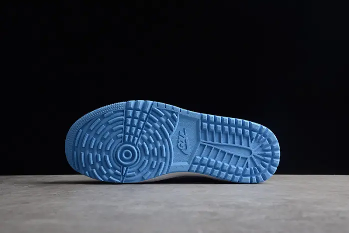 AIR JORDAN 1 LOW GOLF 'UNC' 