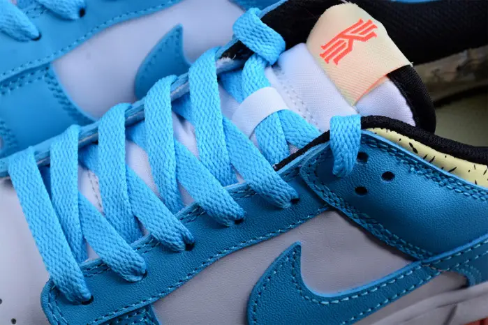 NIKEx Kyrie Living Dunk Low 