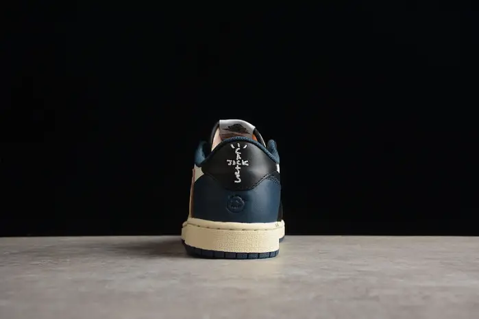 Travis Scott x Air Jordan 1 Low " Reverse Mocha " 