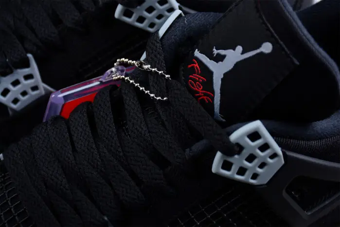 AIR JORDAN 4 