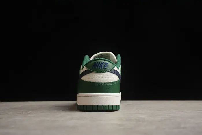 Nike DUNK LOW 'GORGE GREEN' 