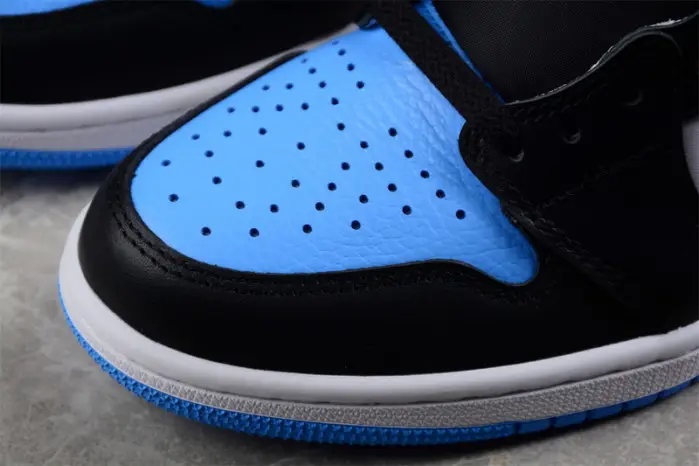 Air Jordan 1 Retro High OG "UNC Toe" 