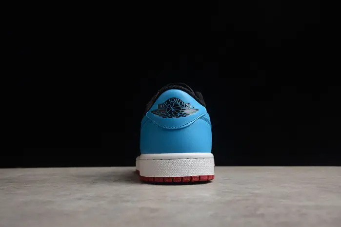Air Jordan 1 Low OG UNC to Chicago 