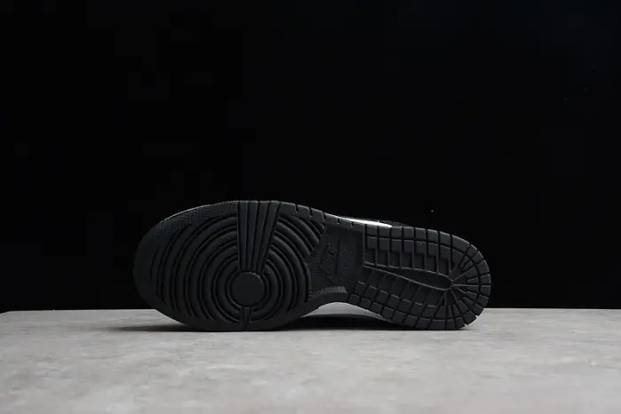 Nike Dunk Low Retro White Black Panda (2021) 