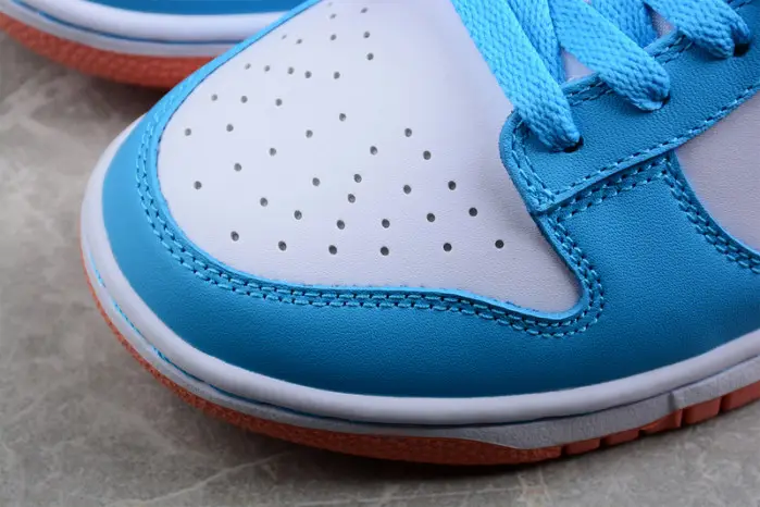 NIKEx Kyrie Living Dunk Low 