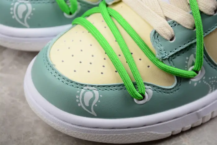 NIKE DUNK LOW TROPICAL TWIST 