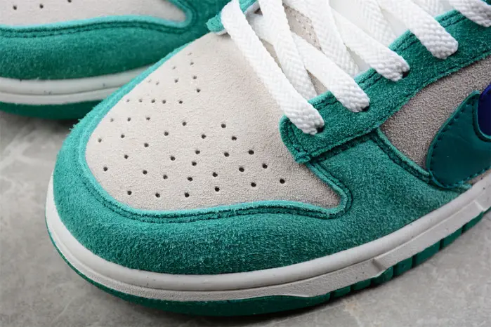 Nike Dunk Low SE 