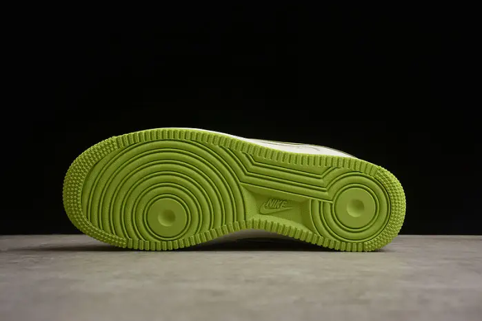 NIKE AIR FORCE SNEAKER 